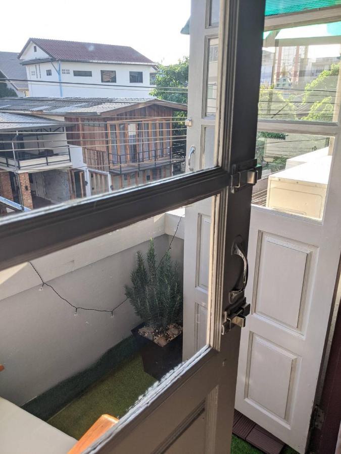 Funky Monkey Cnx - Guesthouse 치앙마이 외부 사진